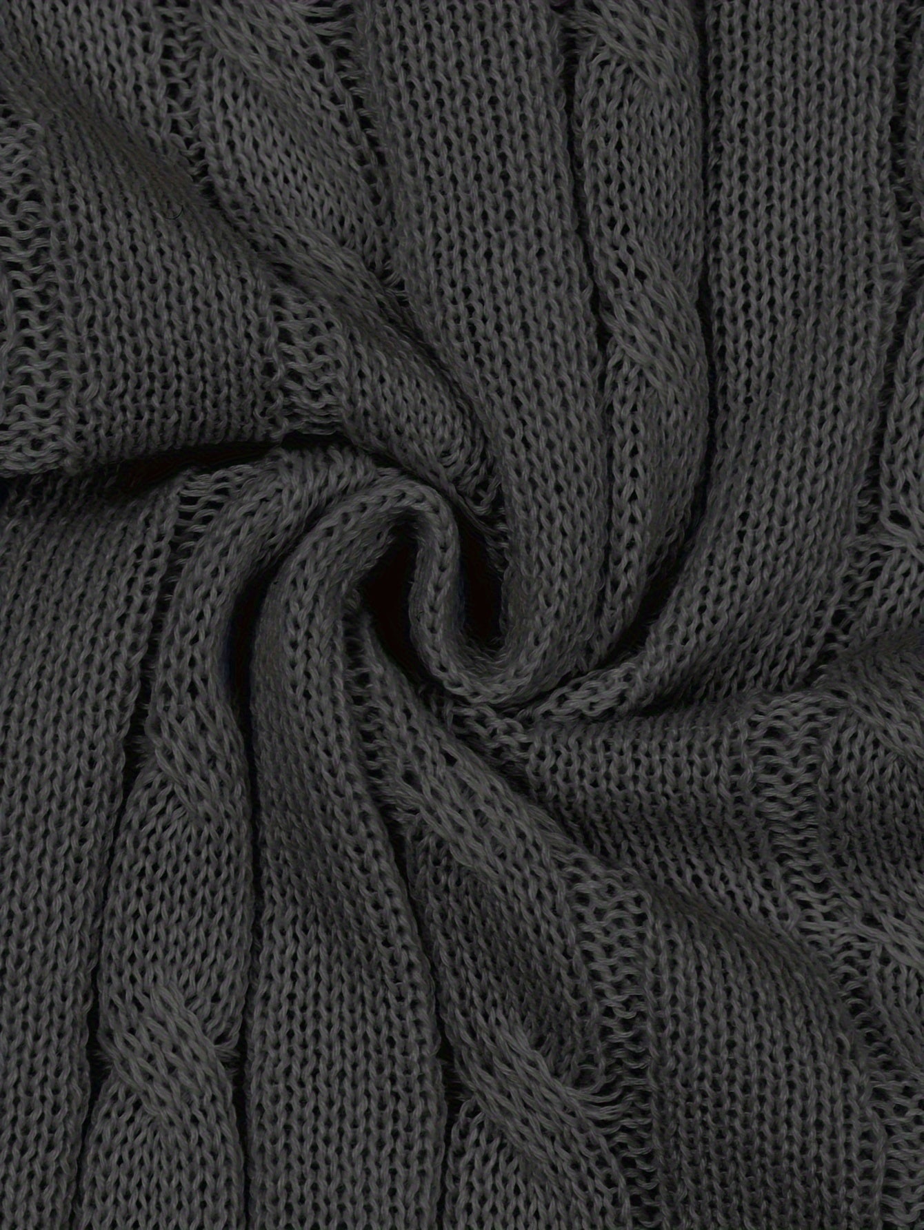 Slim cropped sweater with twisted pattern