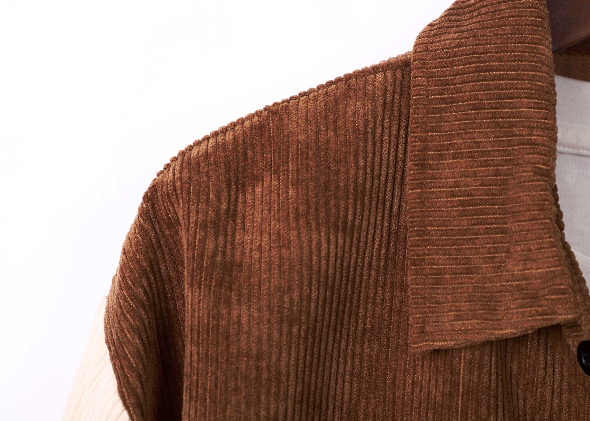 Corduroy shirt with long sleeves