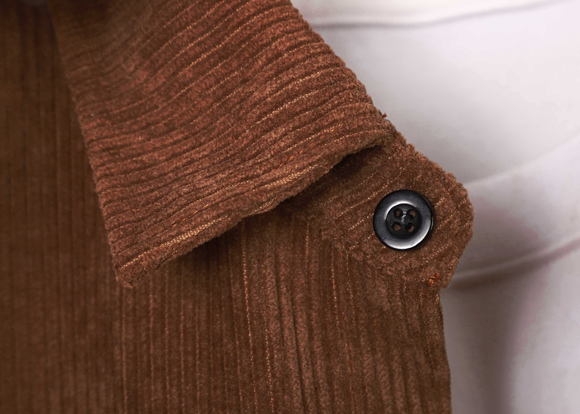 Corduroy shirt with long sleeves