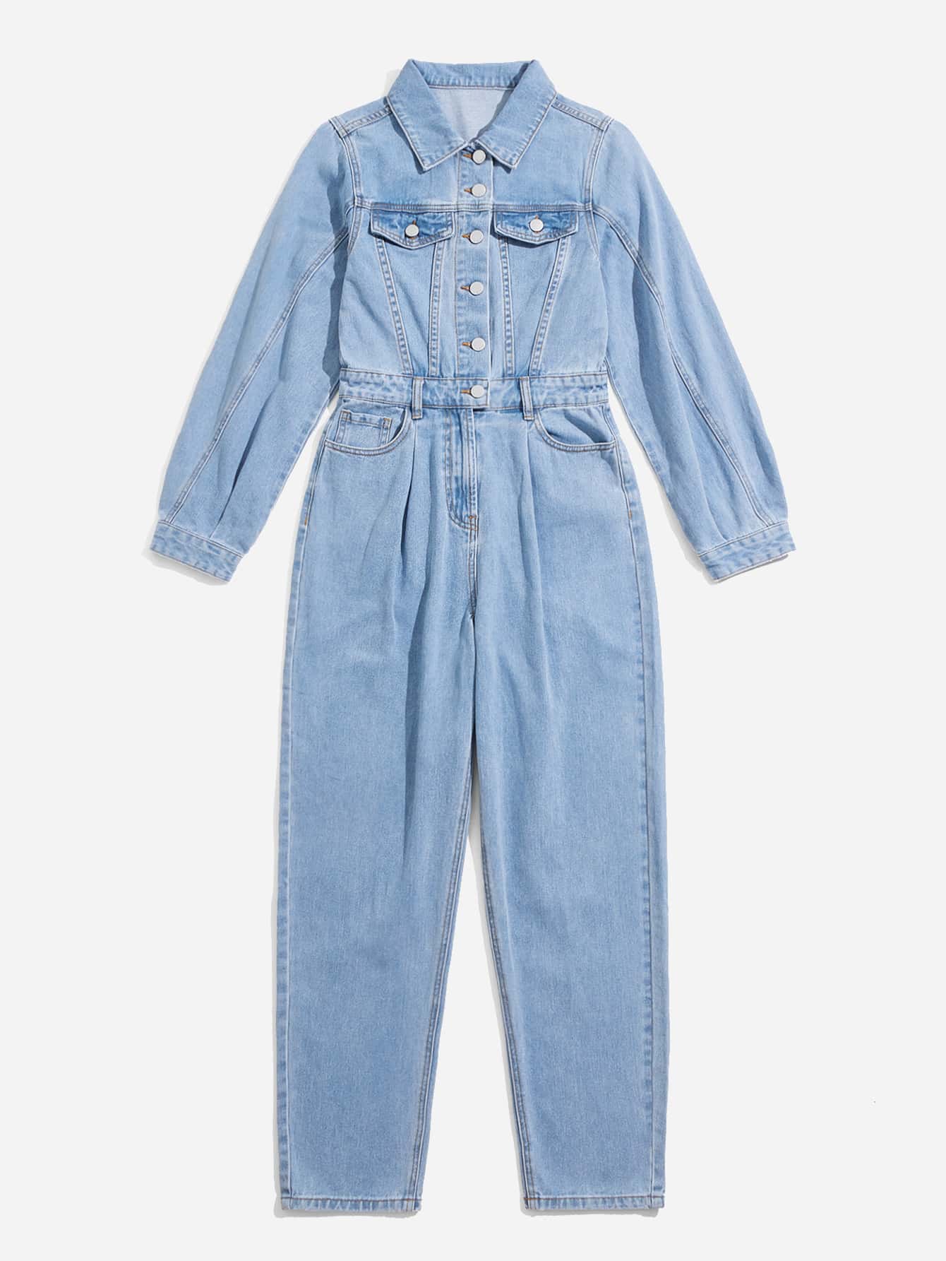 Blues jumpsuit with flap pocket made of denim with button closure at the front