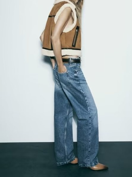 Vest jacket with fur