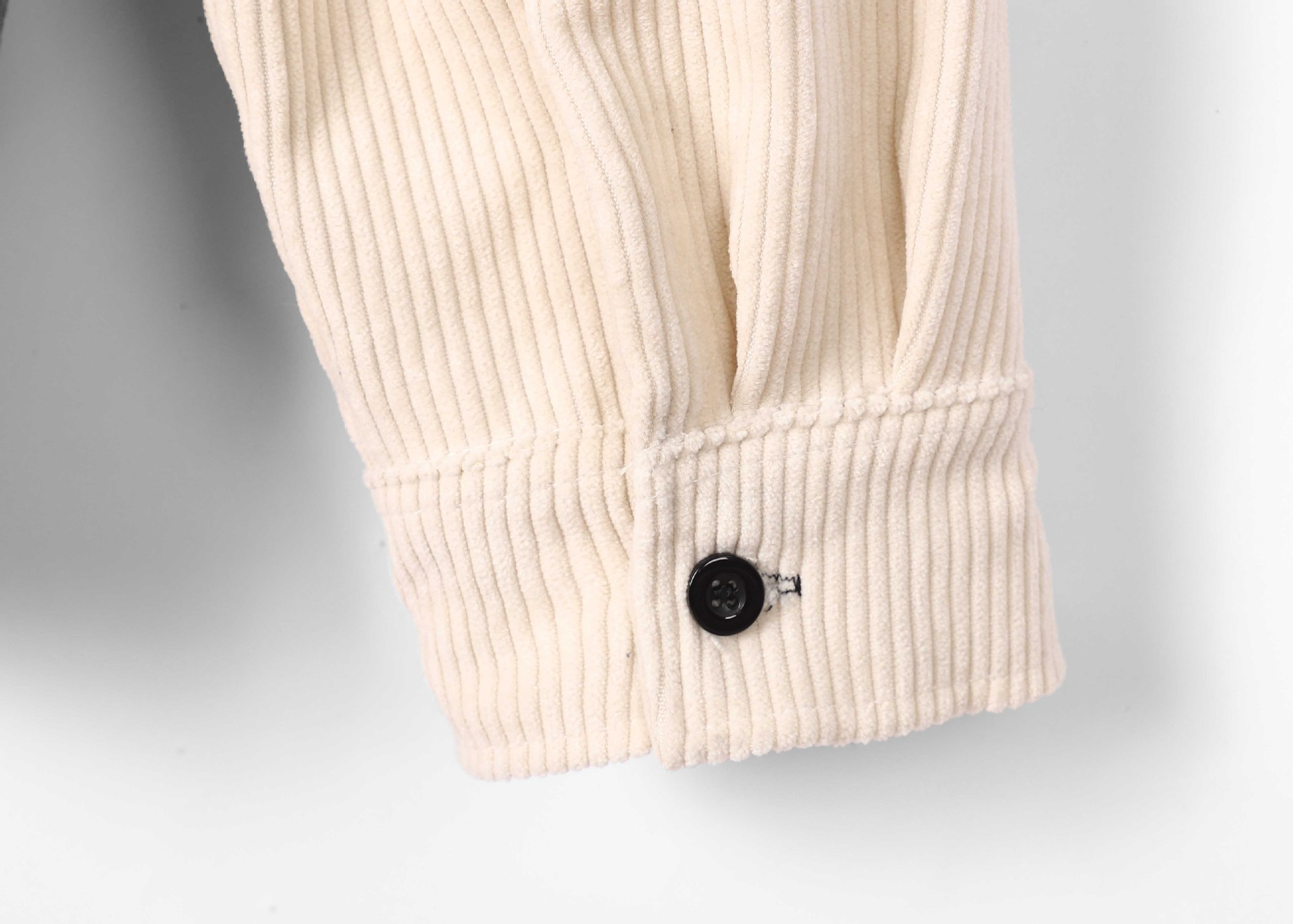 Corduroy shirt with long sleeves