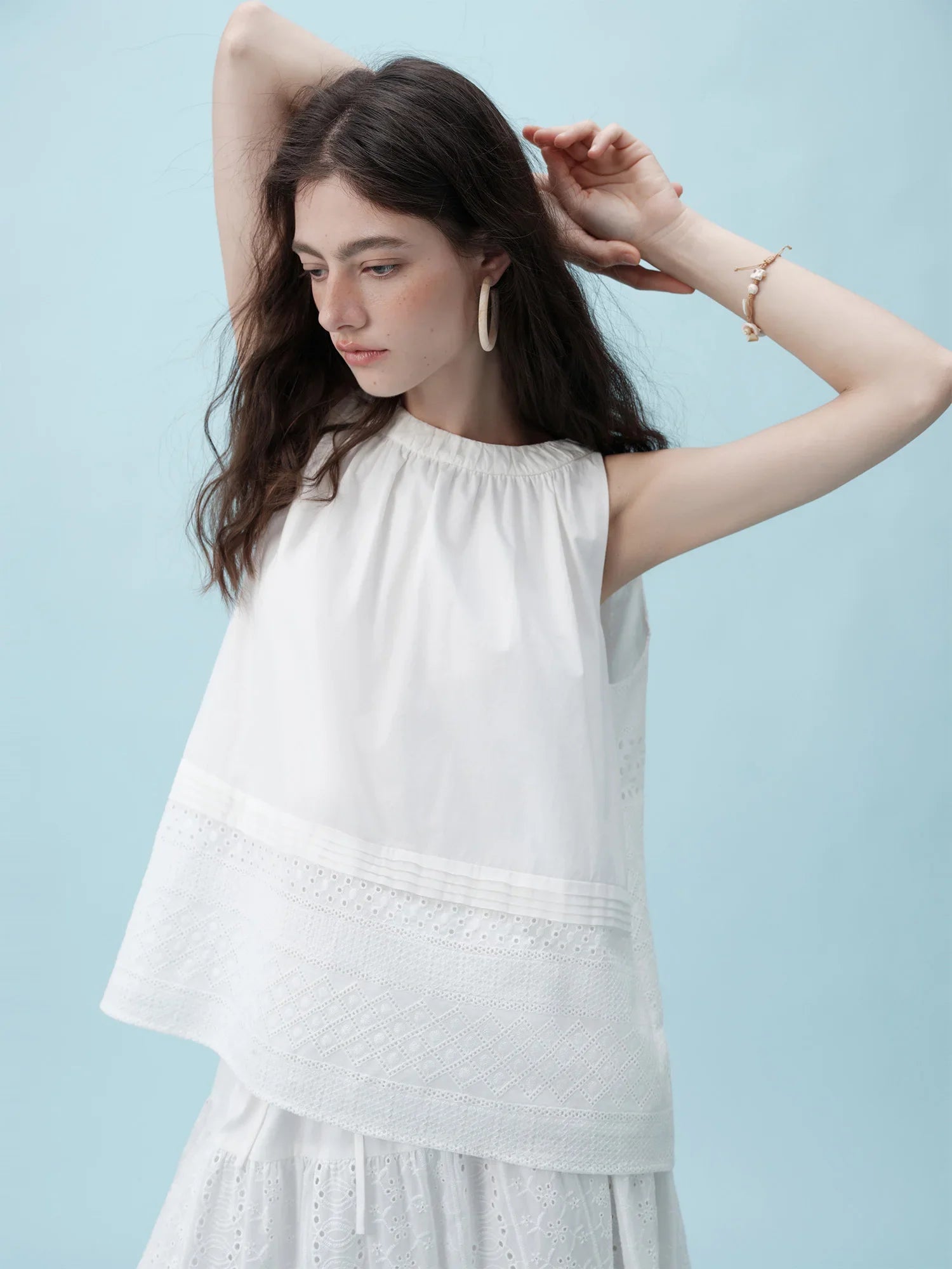 White Sleeveless Top & Textured Chiffon Skirt Set