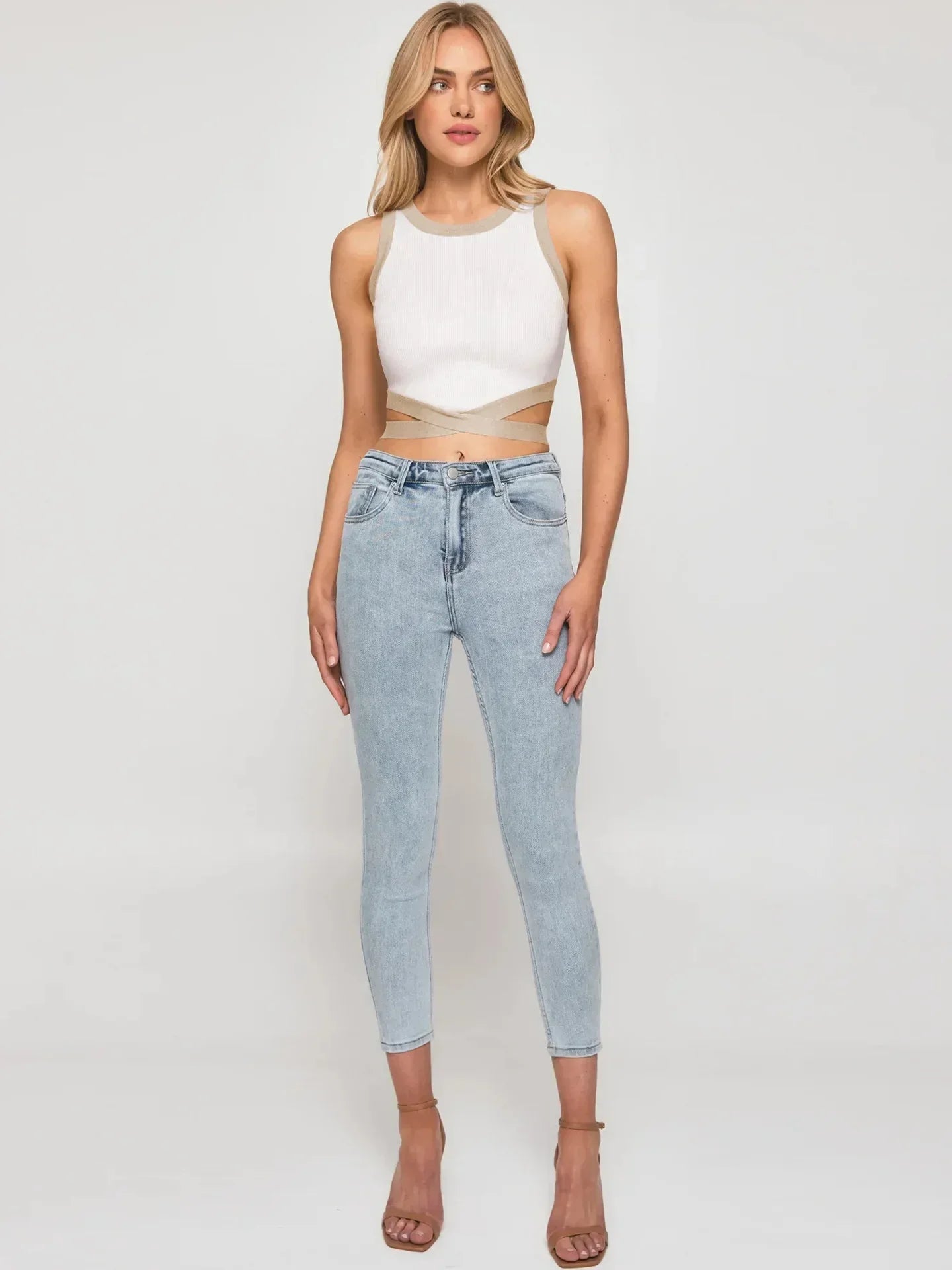 Short tied sports top