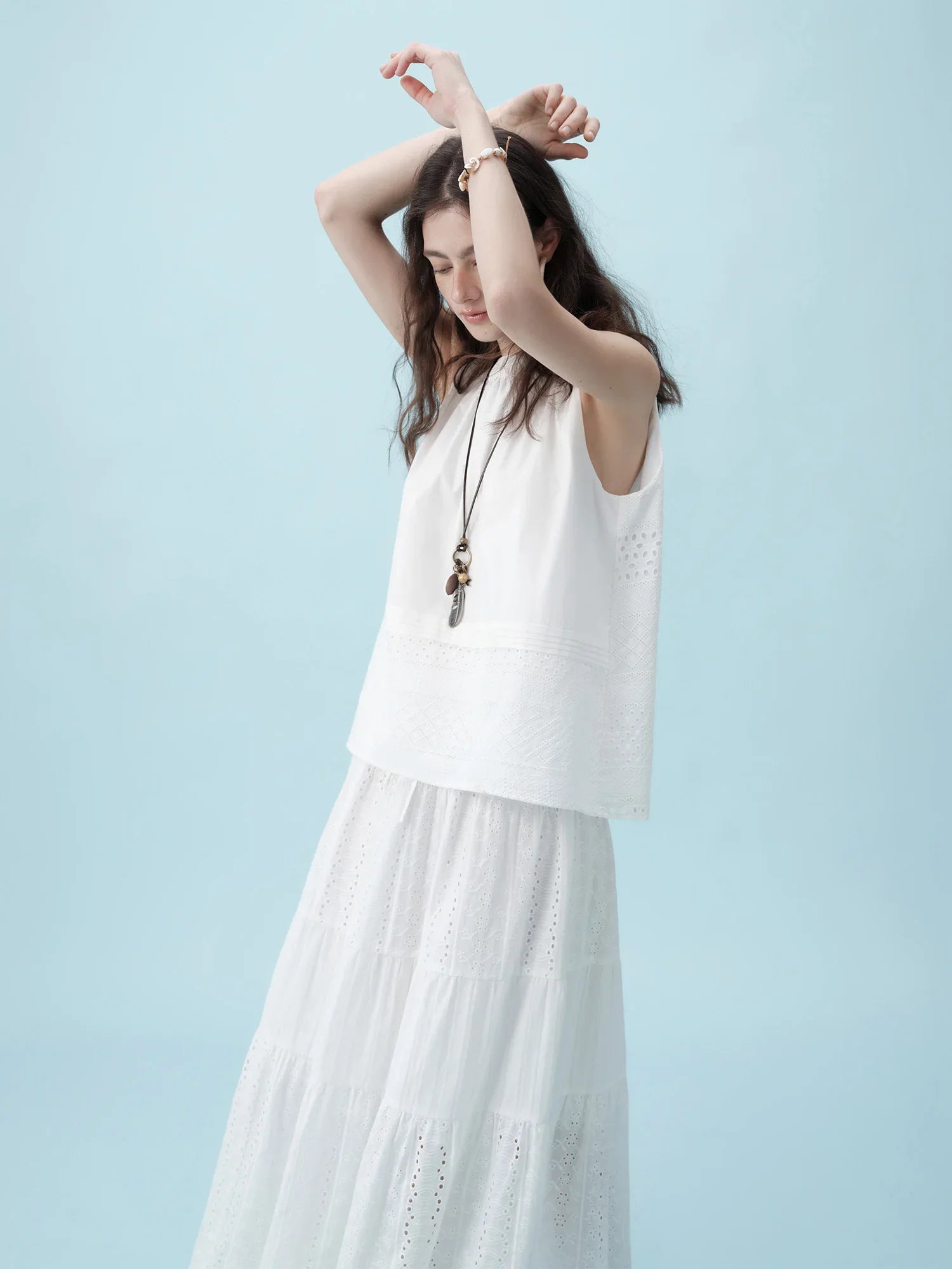 White Sleeveless Top & Textured Chiffon Skirt Set