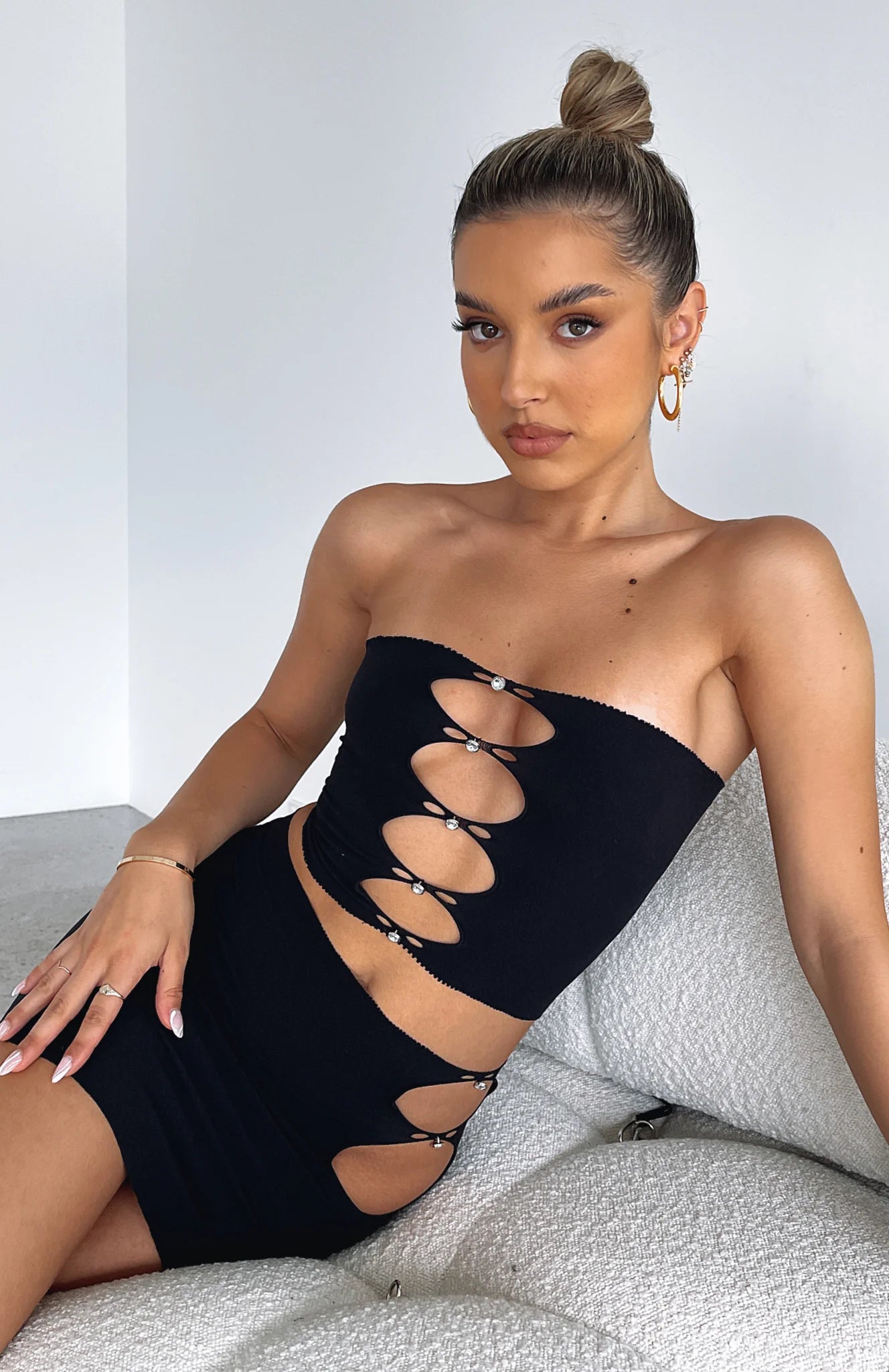 Strapless Bandeau Neckline Crop Top In Black