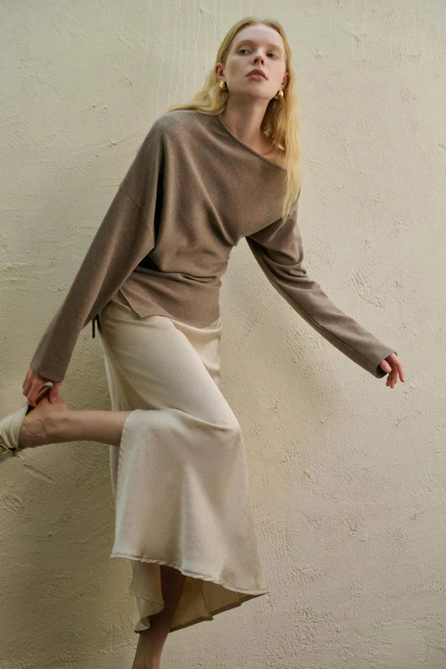 One-shoulder asymmetrical top