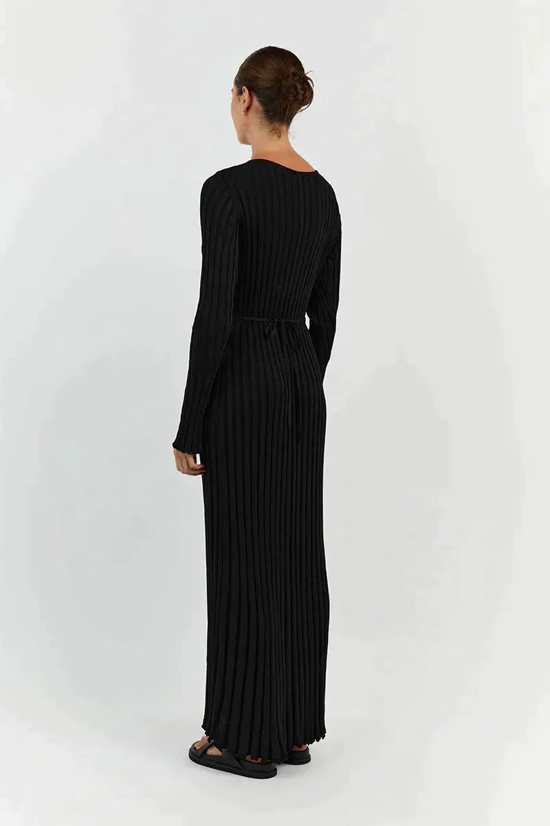 Knitted beauty with long sleeves