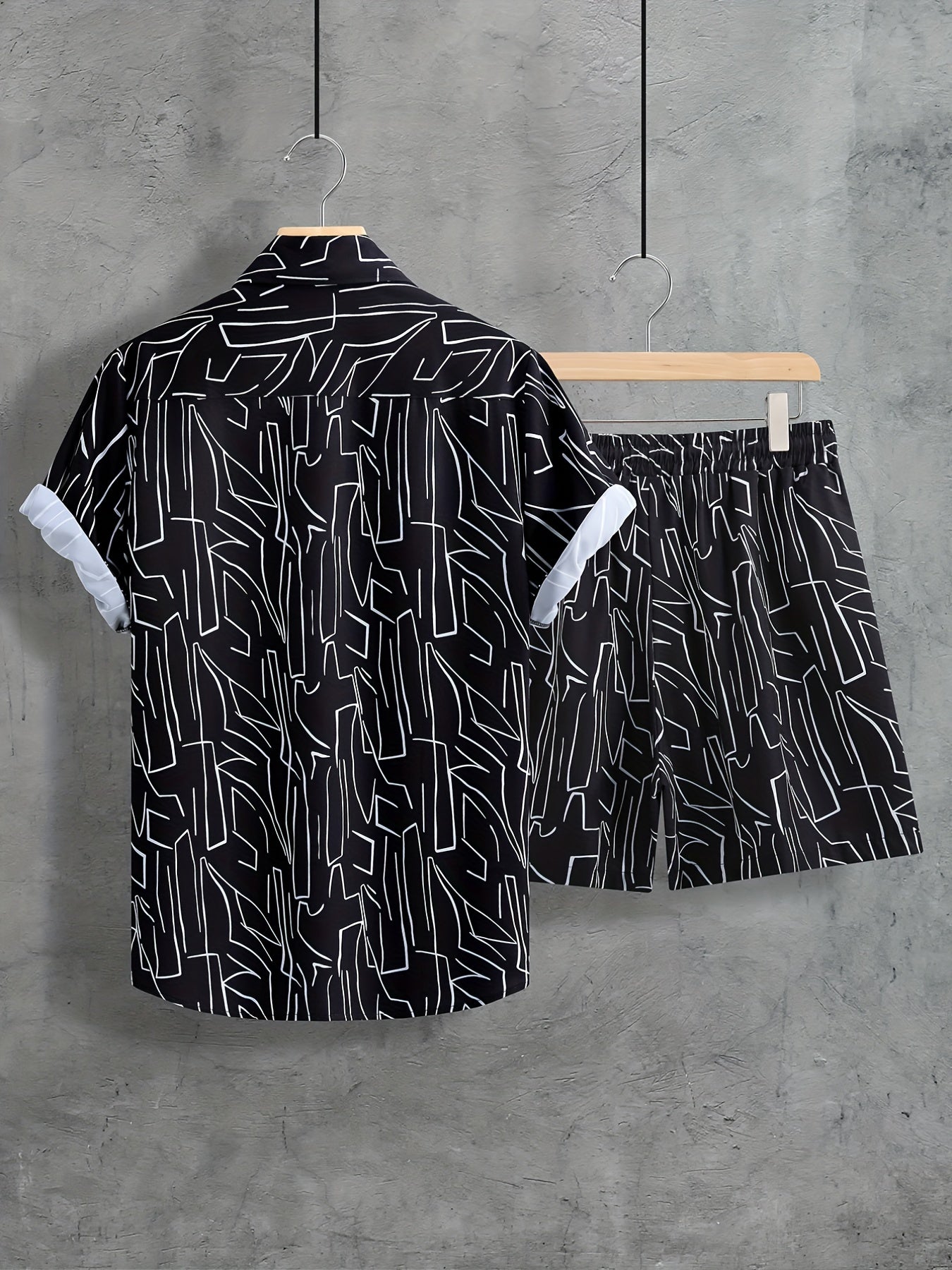 Short sleeve shirt and loose shorts for the summer