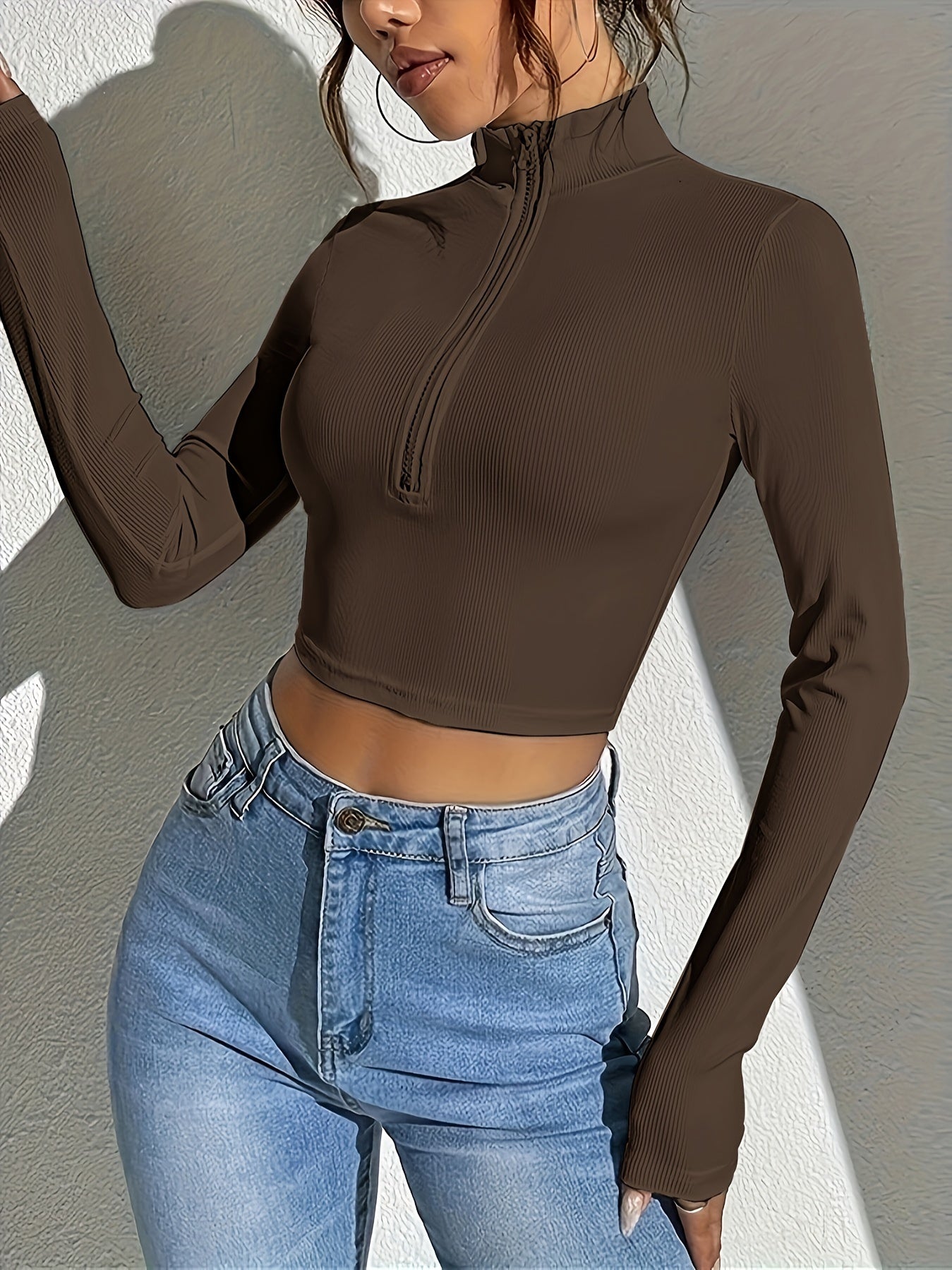 Ribbed cropped T-shirt with front zipper
