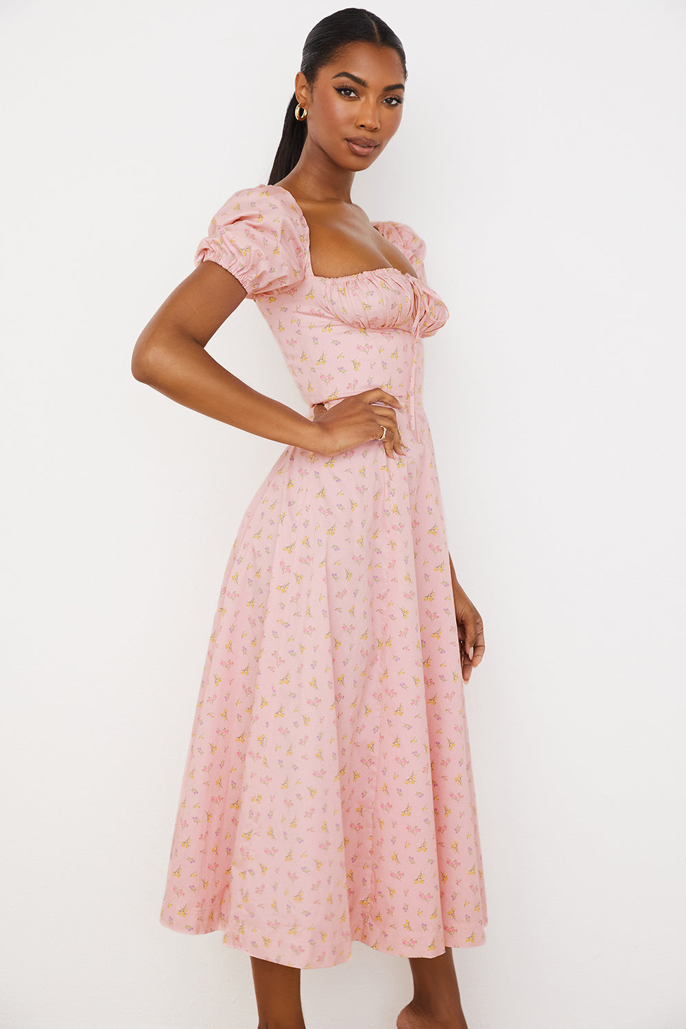 Midi sundress with floral puff sleeves
