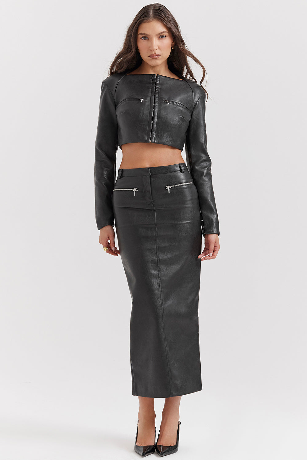 Cropped top in vegan leather with maxi skirt