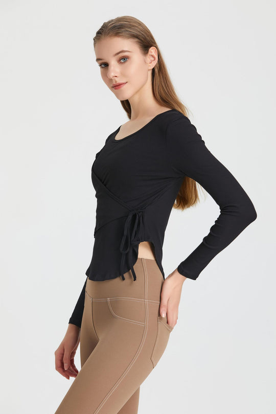 Breathable sports shirt with long sleeves