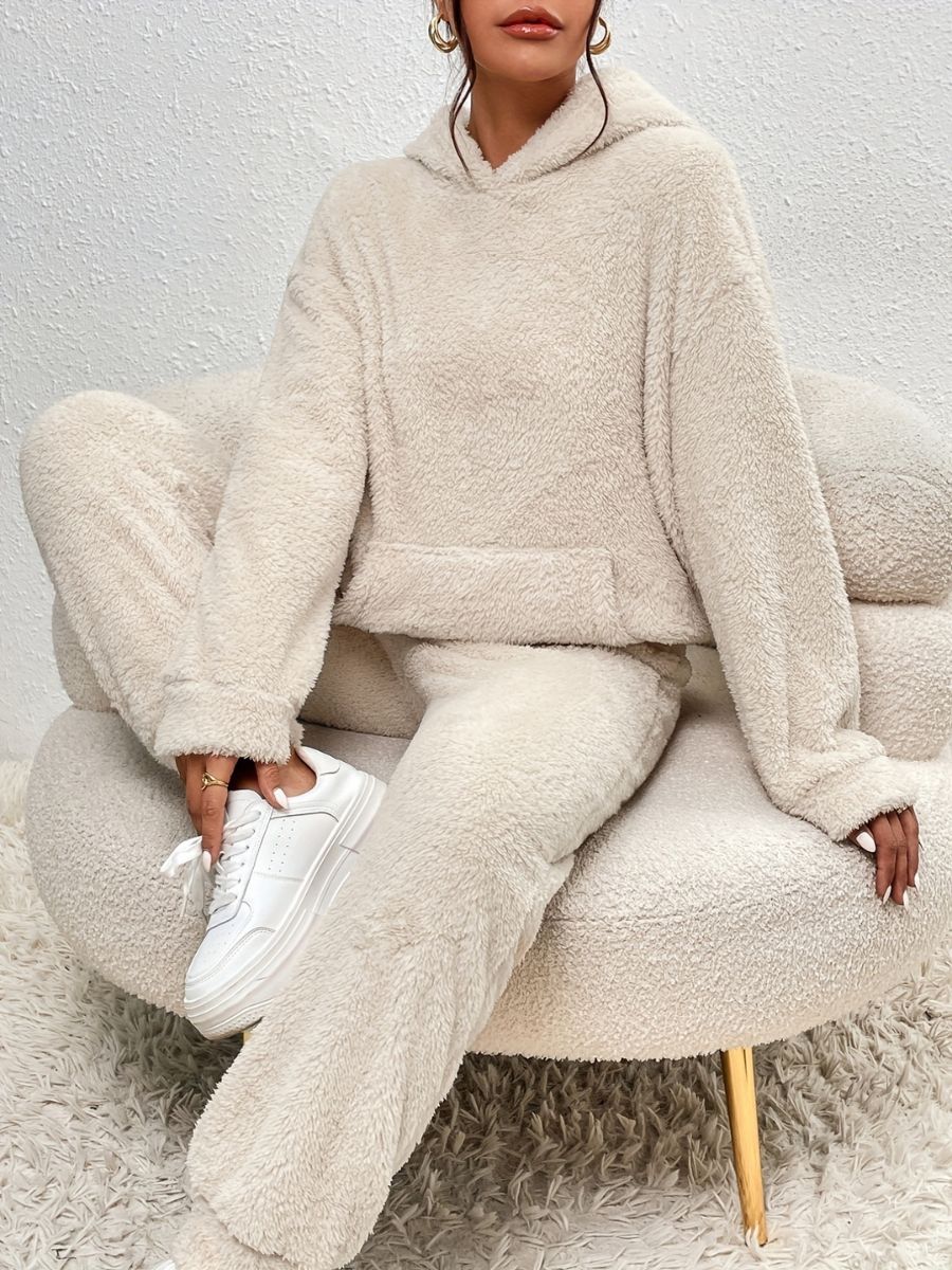 Teddy tops with hood and long, warm trousers