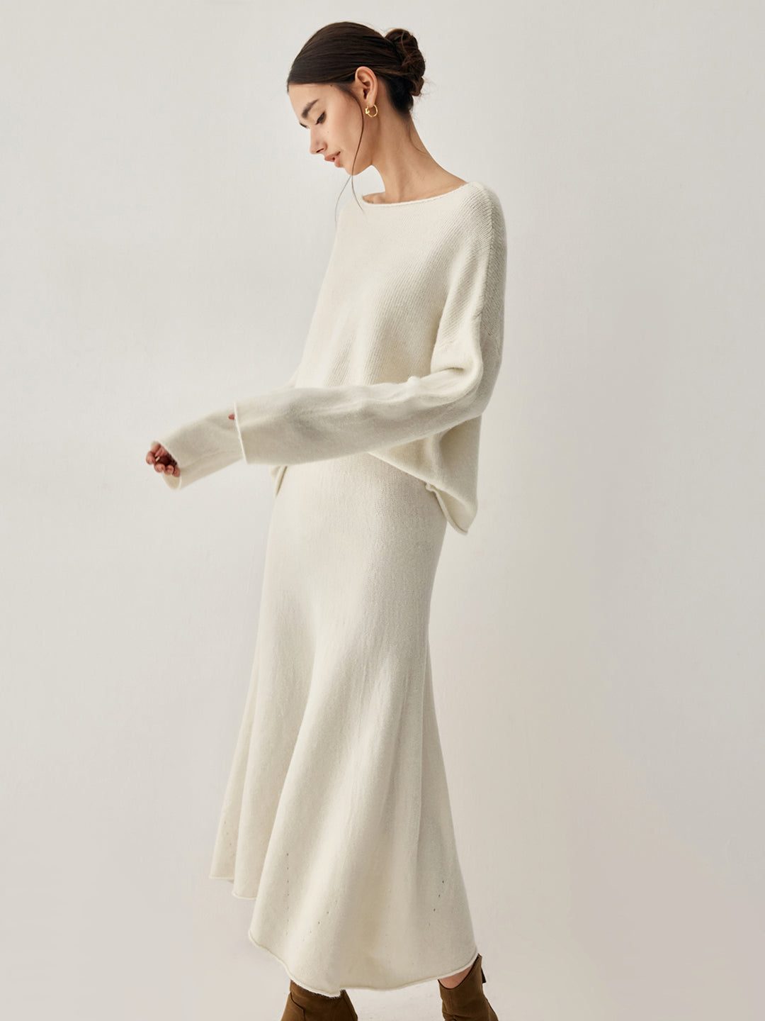 No-shoulders White Sweater And Long Skirt Set