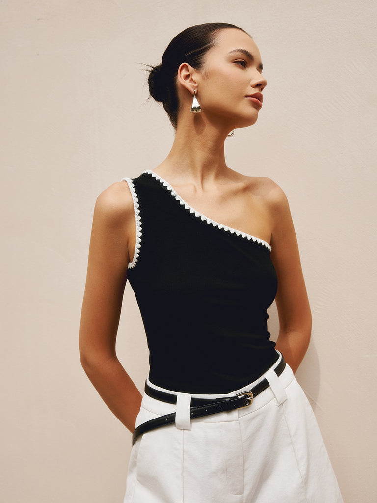 One-shoulder Black Top With Textured Line