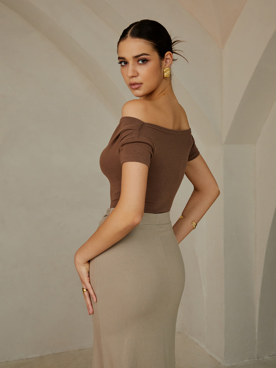 Pleated T-shirt With Bare Shoulders