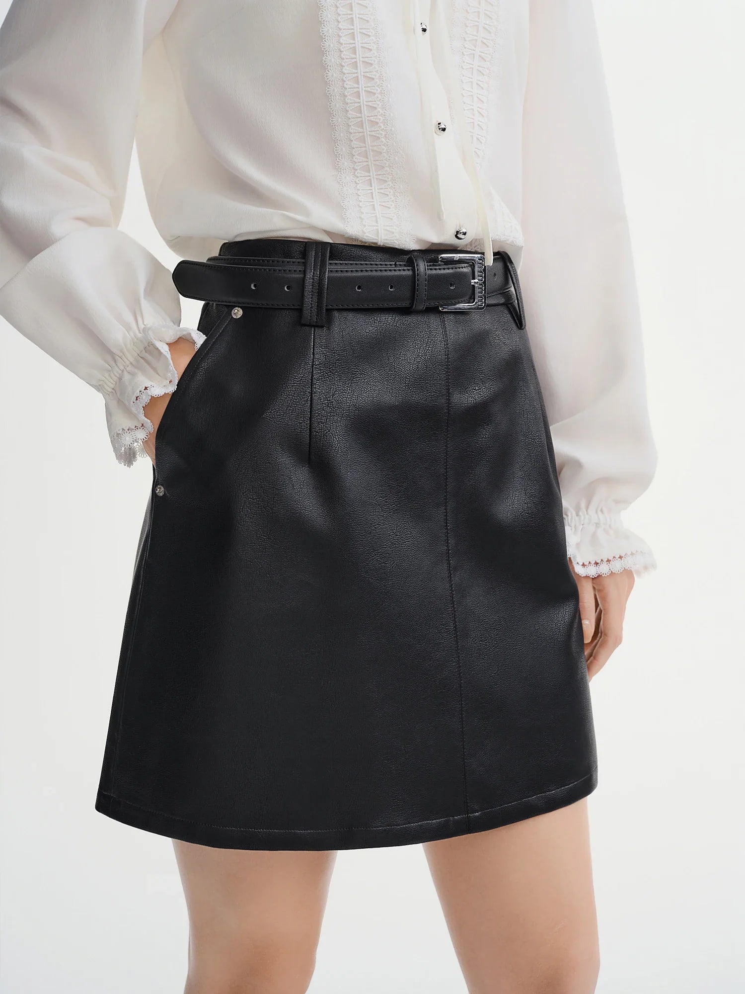 Short Leather Skirt With Belt