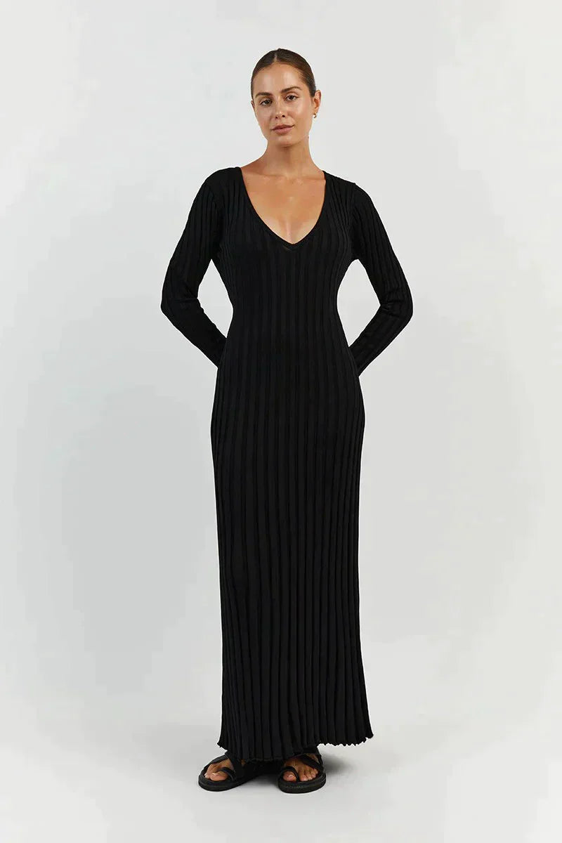 Knitted beauty with long sleeves