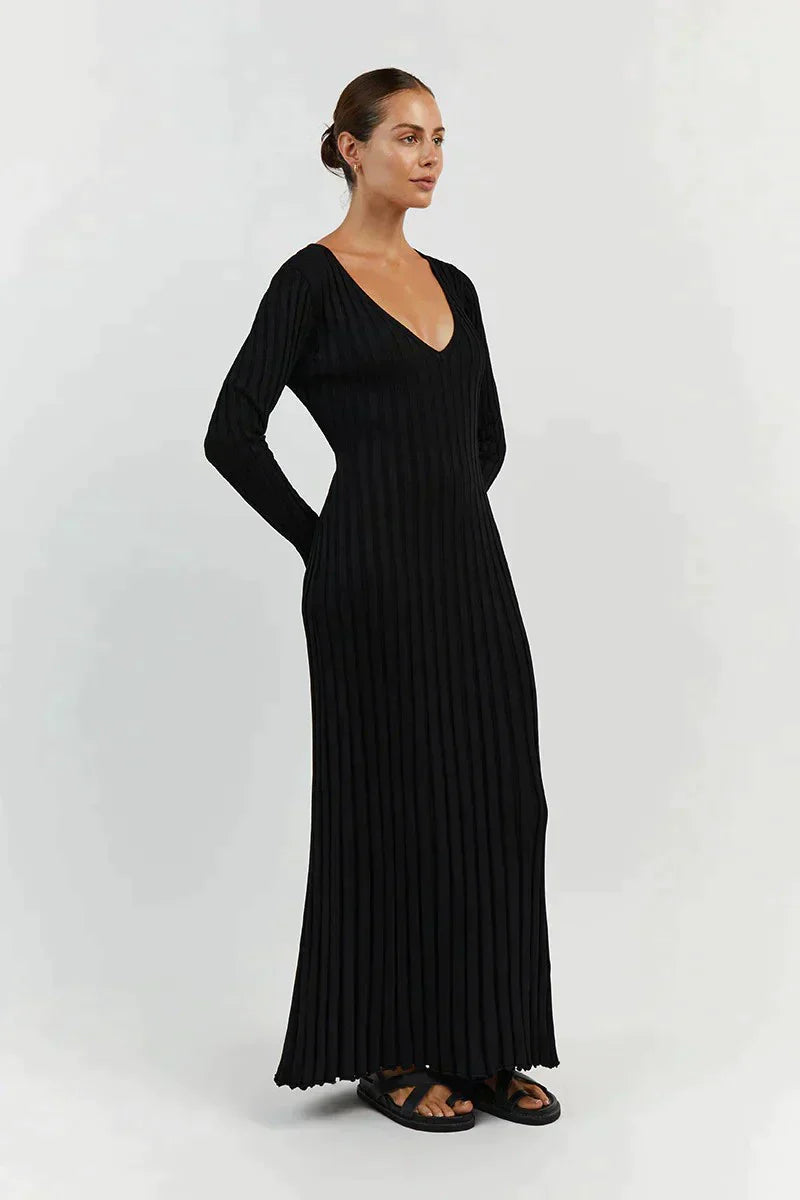 Knitted beauty with long sleeves