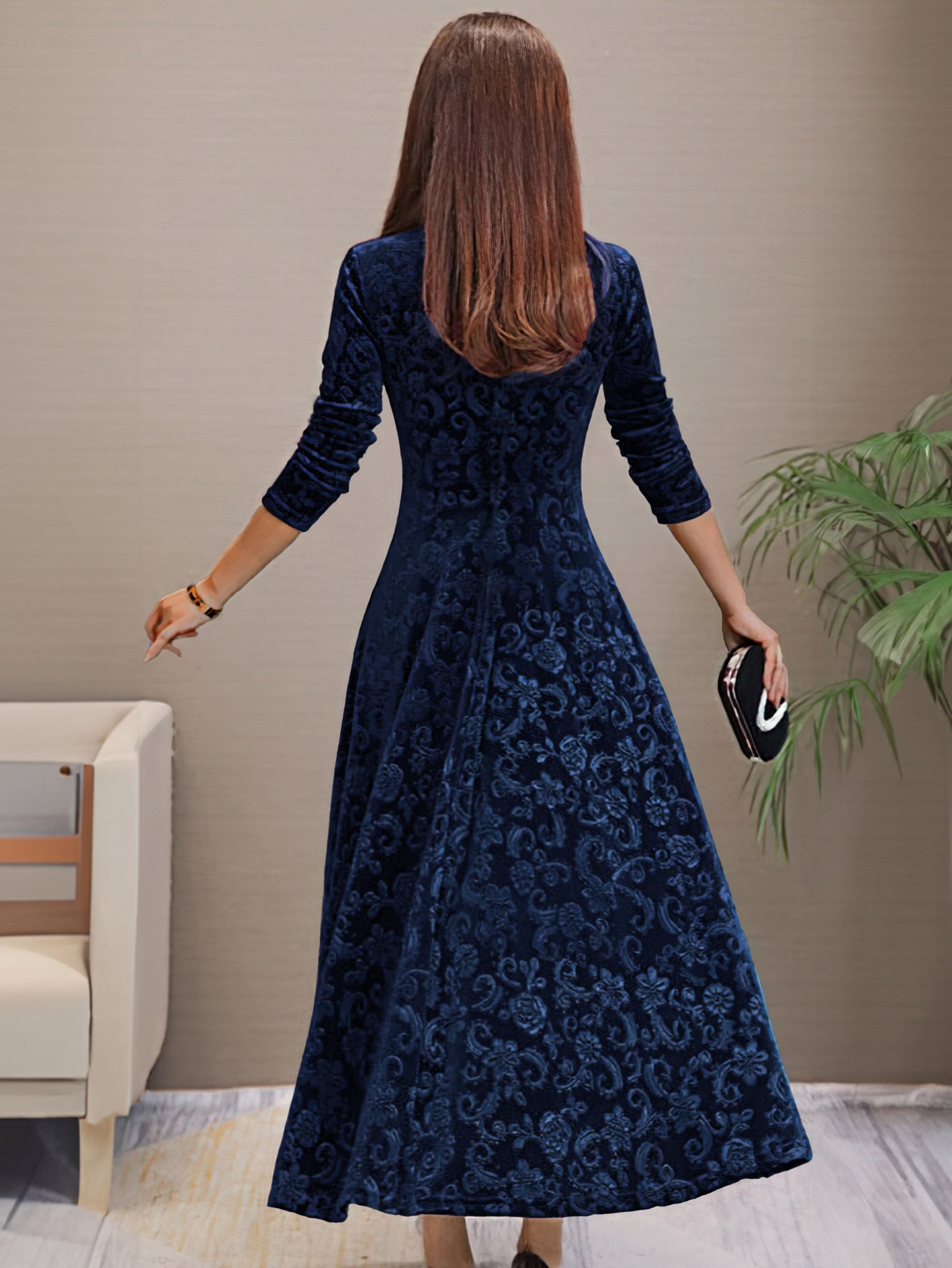 Flared dress with long sleeves