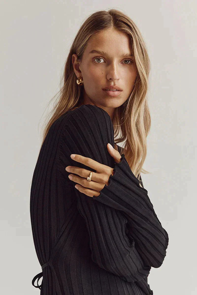 Knitted beauty with long sleeves