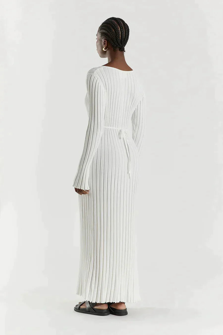 Knitted beauty with long sleeves